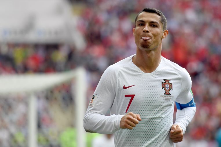 Cristiano Ronaldo kegelt Marokko uit het WK. De Portugese ster is ook topschutter. Beeld AFP