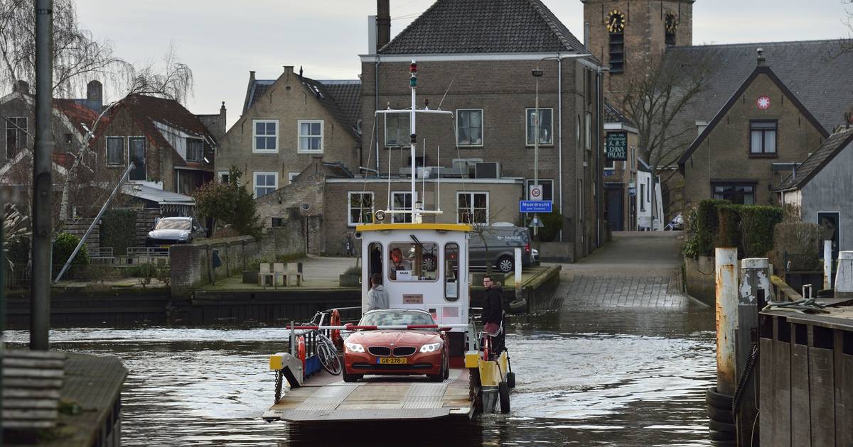 Pontje tussen Gouderak en Moordrecht gered: gemeenten steken er geld in | Gouda