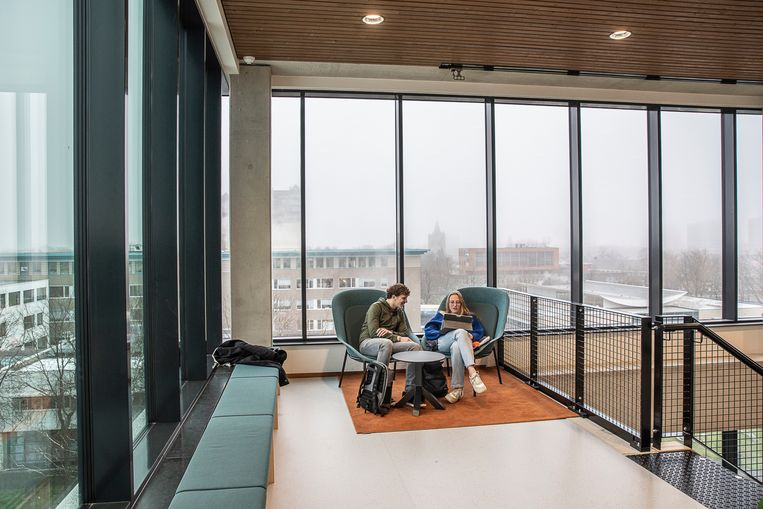 Op de campus van hogeschool Fontys in Eindhoven.  Beeld Harry Cock / de Volkskrant