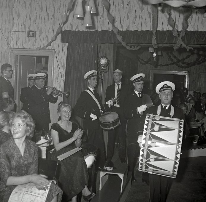 Een feestavond van Philips Direct Export in Royal, in Eindhoven in 1960