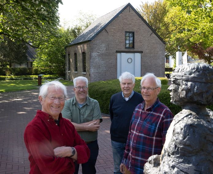 Leden van de jubilerende heemkundekring De Drijehornick, van links naar rechts: Ton Neijts, Jan Vellekoop, Roland van Pareren en Ruud Bovens.