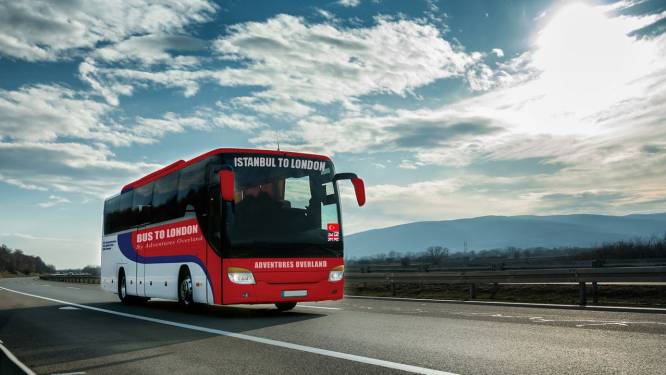 Wereldrecordpoging ‘langste busreis’: op 56 dagen doorkruis je 22 landen met “luxe bus”