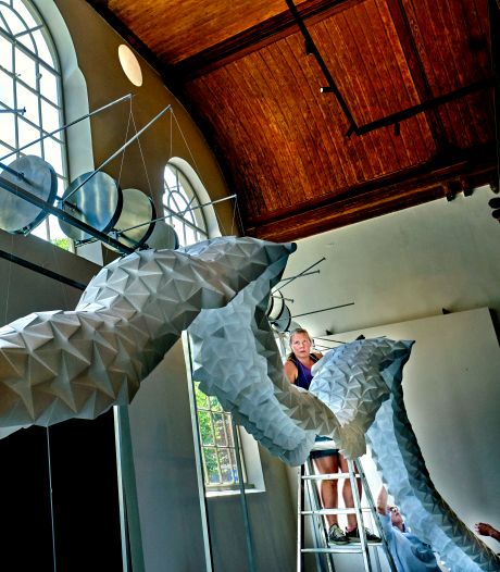 Een enorme robotplant en een gigantisch bewegend spinnenweb: Kunstkerk pakt uit met eerste festival