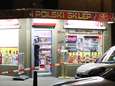 Drie overvallers bedreigen medewerker van Poolse avondwinkel met wapen, politie zoekt getuigen