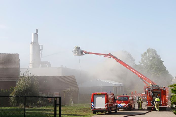 Archieffoto van de brand bij Peutz in Molenhoek, september 2020.