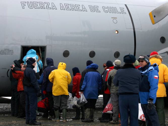 Chileens vliegtuig met 38 inzittenden van de radar verdwenen en allicht neergestort