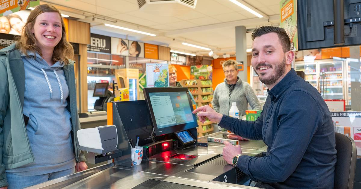 Jonge ondernemer Rinaldo (26) redt dorpssupermarkt in Beltrum: ‘We maken er iets moois van!’
