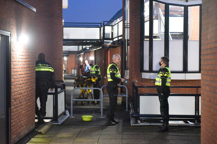 Bij de brand in de Utrechtse wijk raakte één persoon gewond.