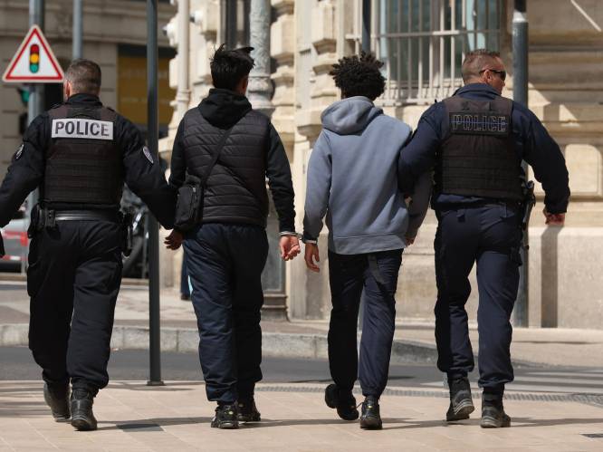 Avondklok voor jongeren in Franse steden: ‘Kind van 12 jaar heeft ‘s nachts niets op straat te zoeken’