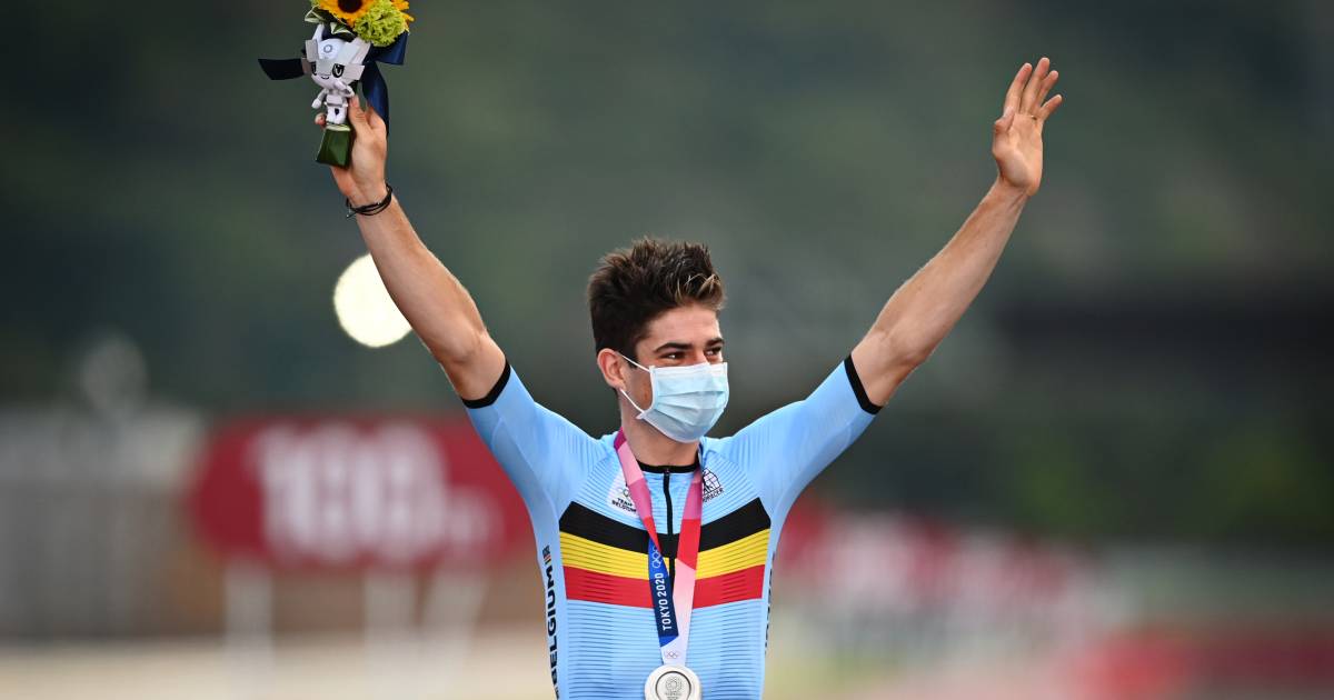 Daar is de eerste Belgische medaille! Van Aert pakt zilver ...