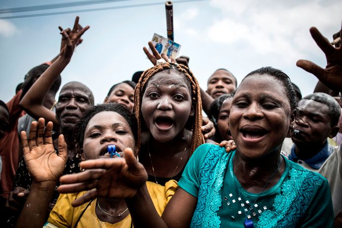 Aanhangers van Tshisekedi vieren feest in Kinshasa.