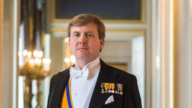 Staatsieportret van de koning.