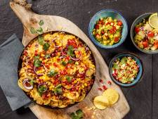 Wat Eten We Vandaag: Nachoschotel met verrassende guacamoles