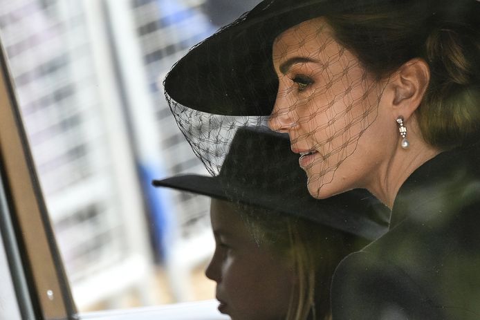 Kate Middleton draagt oorbellen van Elizabeth II.
