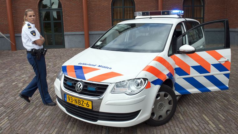 Strepen op auto schenden auteursrecht politie | TROUW