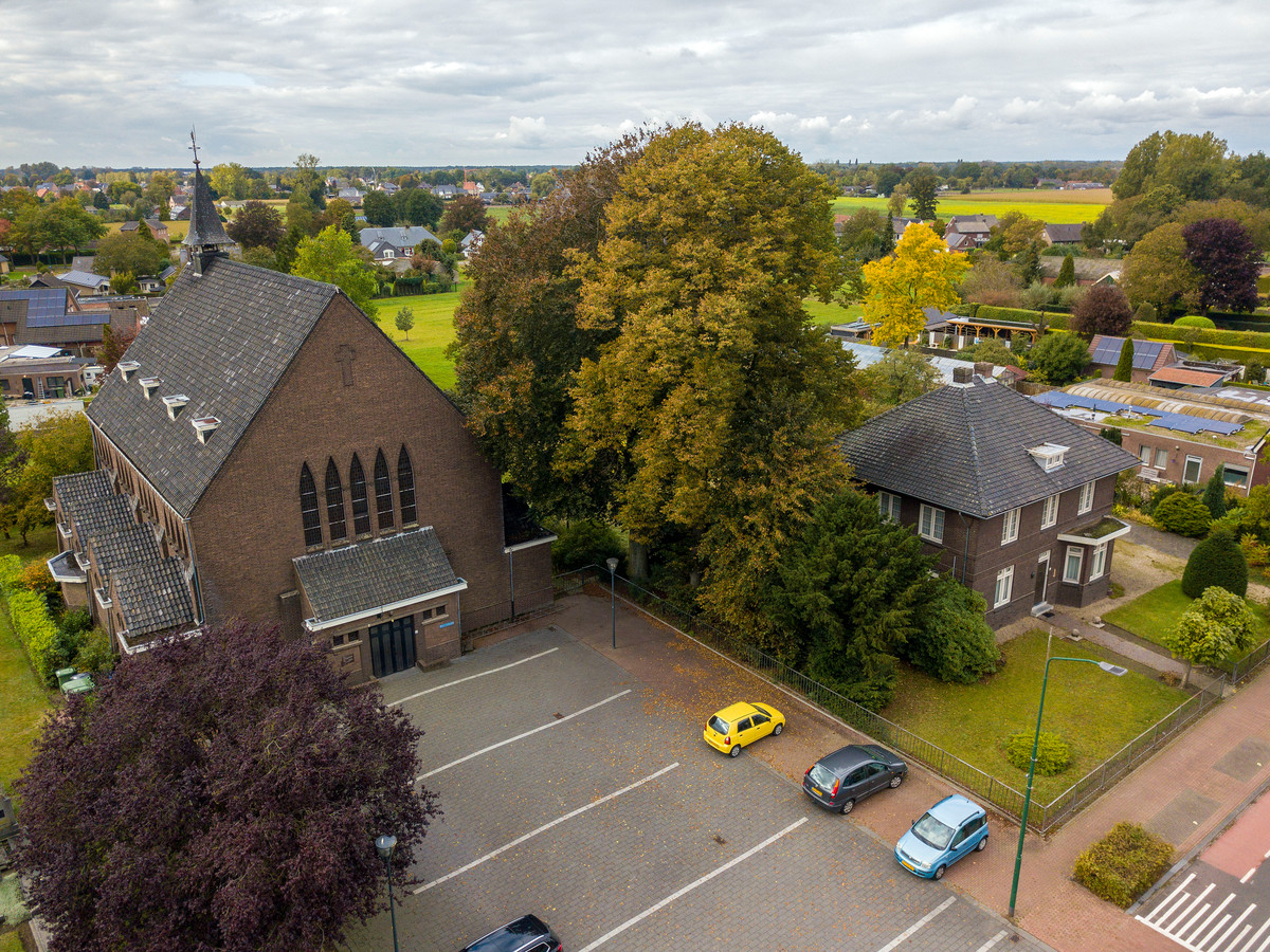 laatste-mis-in-antonius-van-paduakerk-in-budel-schoot-foto-ed-nl