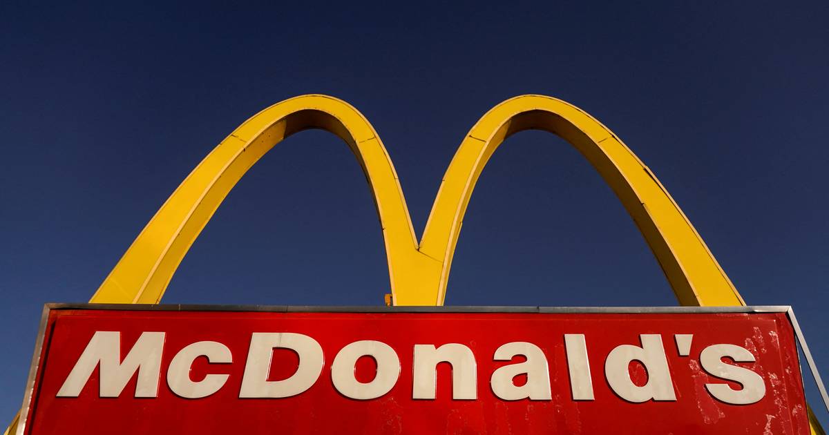 McDonald’s сократит рабочие места, но также хочет открыть больше филиалов |  Эконом