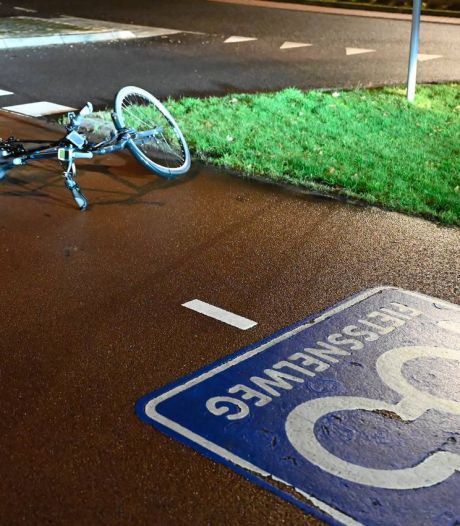 Fietser raakt gewond in Wierden: politie op zoek naar doorgereden automobilist