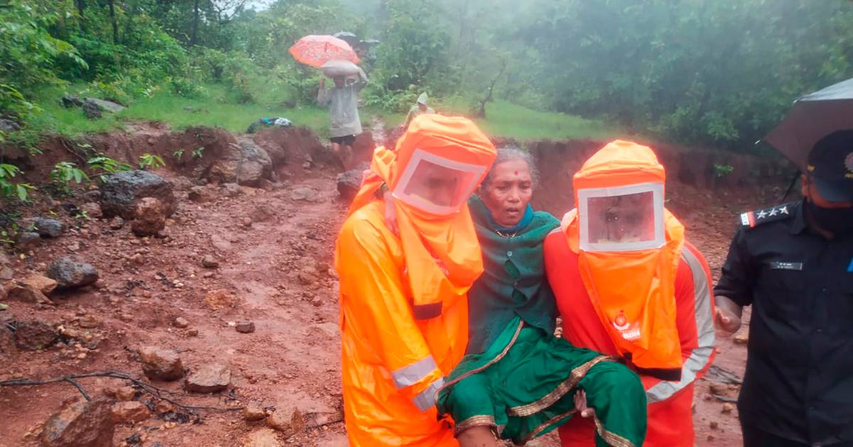 Topan mengamuk di seluruh Asia: Lebih dari 100 orang tewas di India yang terkena dampak parah, China menguatkan diri lagi |  luar negeri