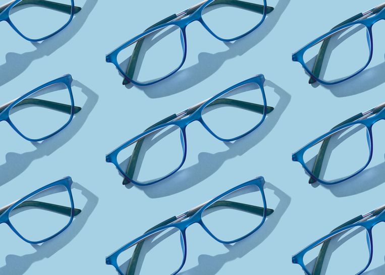 "Expert Advice from Amsterdam Optician on Choosing Reading Glasses