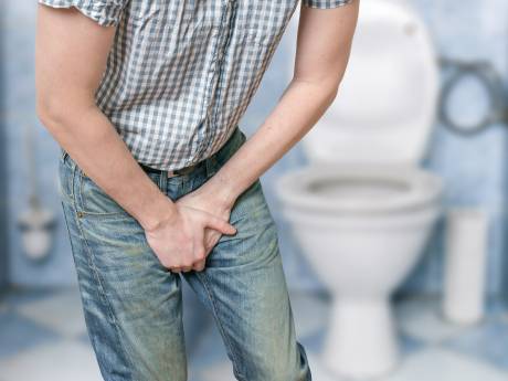 Het zal je maar overkomen: jongens gooien met urine naar voorbijgangers op straat