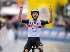 Adam Yates neemt met dubbelslag in Koninginnenrit Ronde van Romandië leiderstrui over van ploeggenoot Juan Ayuso