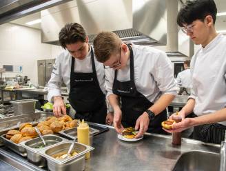 De ‘Bredaburger’ met nog maar de helft vlees, studenten van Curio zijn er trots op
