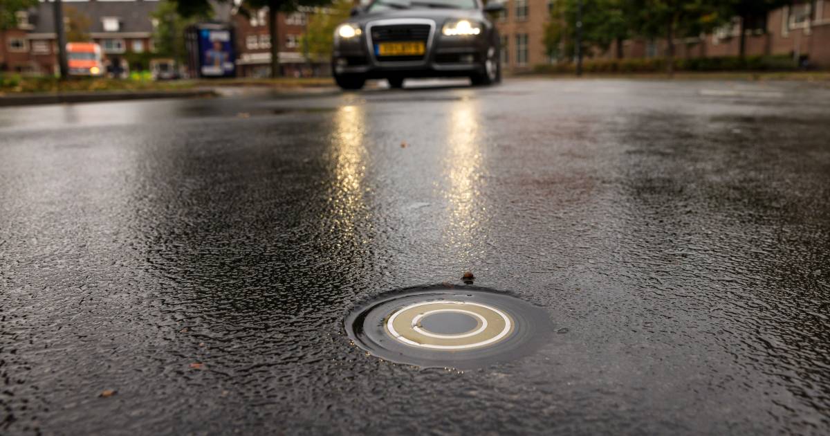 Hoeveel auto’s rijden er, en hoe hard? En moet er gestrooid worden? Den