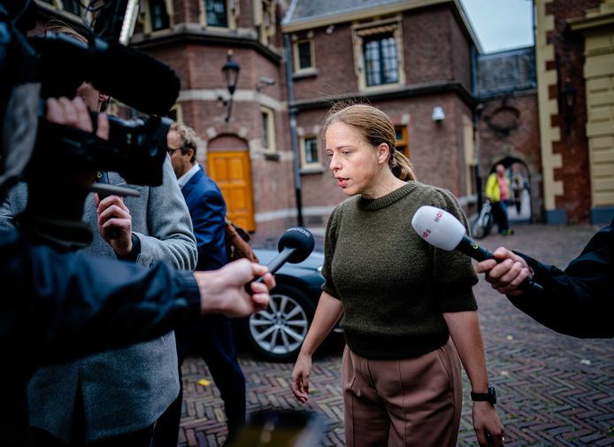Minister Carola Schouten van Landbouw, Natuur en Voedselkwaliteit bij aankomst op het Binnenhof voor een wekelijkse ministerraad.