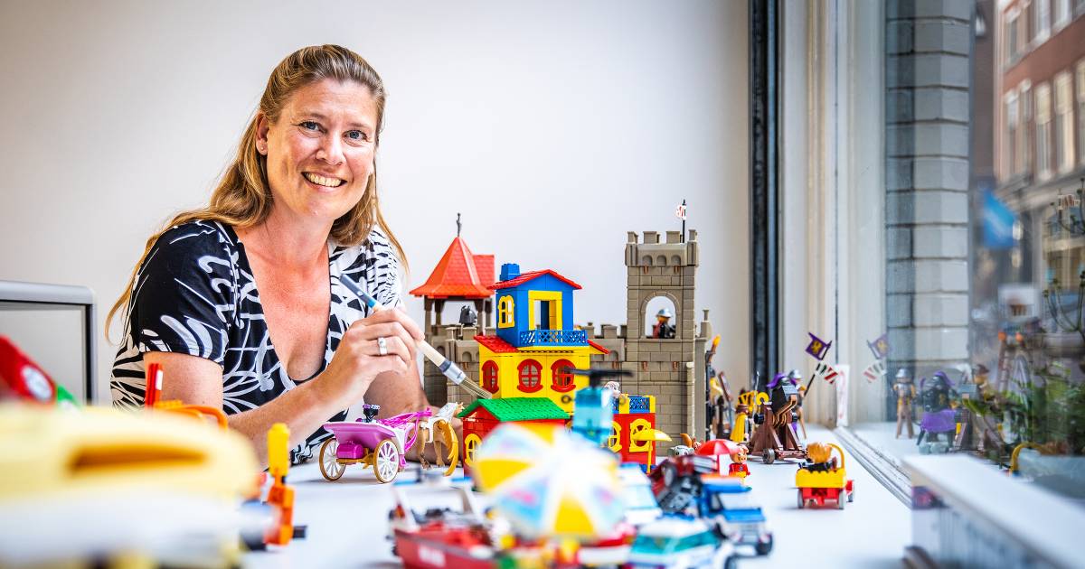 Genealogie ochtendgloren waarheid Kiki verkoopt straks tweedehands Playmobil en LEGO op de Voorstraat: 'Hele  kinderkamers haal ik leeg' | Dordrecht | AD.nl