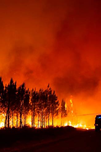Frankrijk krijgt vuur maar niet onder controle: zelfs vanuit de ruimte zie je Franse bosbranden
