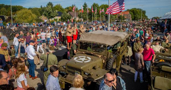 Jonge veteranen vieren in Alverna de vrijheid met een dubbel gevoel - De Gelderlander