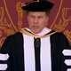Will Ferrell leukt afstudeerceremonie op met uitstekende cover van 'I Will Always Love You' van Whitney Houston