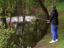 Verbod op vissen met lood dreigt alsnog voor hengelaars in Apeldoorn, maar is dat te handhaven?