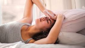Zomermigraine? Neuroloog licht mogelijke triggers toe
