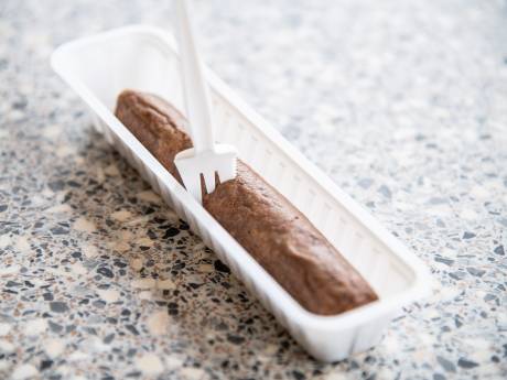 Deze frikandel uit de supermarkt komt als beste uit de test