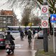 Lezers over verbannen van auto’s uit de stad: ‘Maak van de historische binnenstad een echt autovrij gebied’