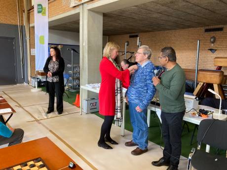 Onderscheiding voor dammer Ivens en echtpaar viert 50-jarig huwelijk