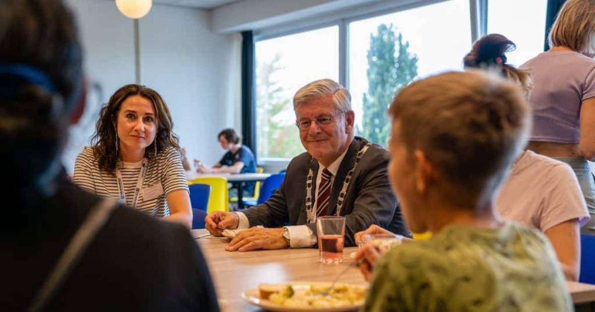 Eerste Oekraïense vluchtelingen opgevangen in Strijen | Hoeksche Waard | bndestem.nl - BN DeStem