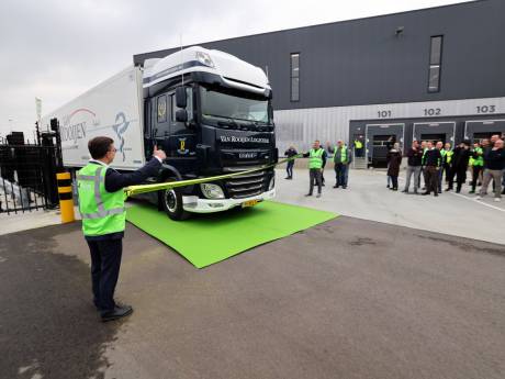 Eerste boodschappen komen aan in giga-dc van PLUS in Oss: ‘Prachtig dat de machine nu draait’