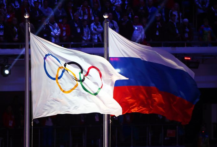 De olympische en Russische vlag.