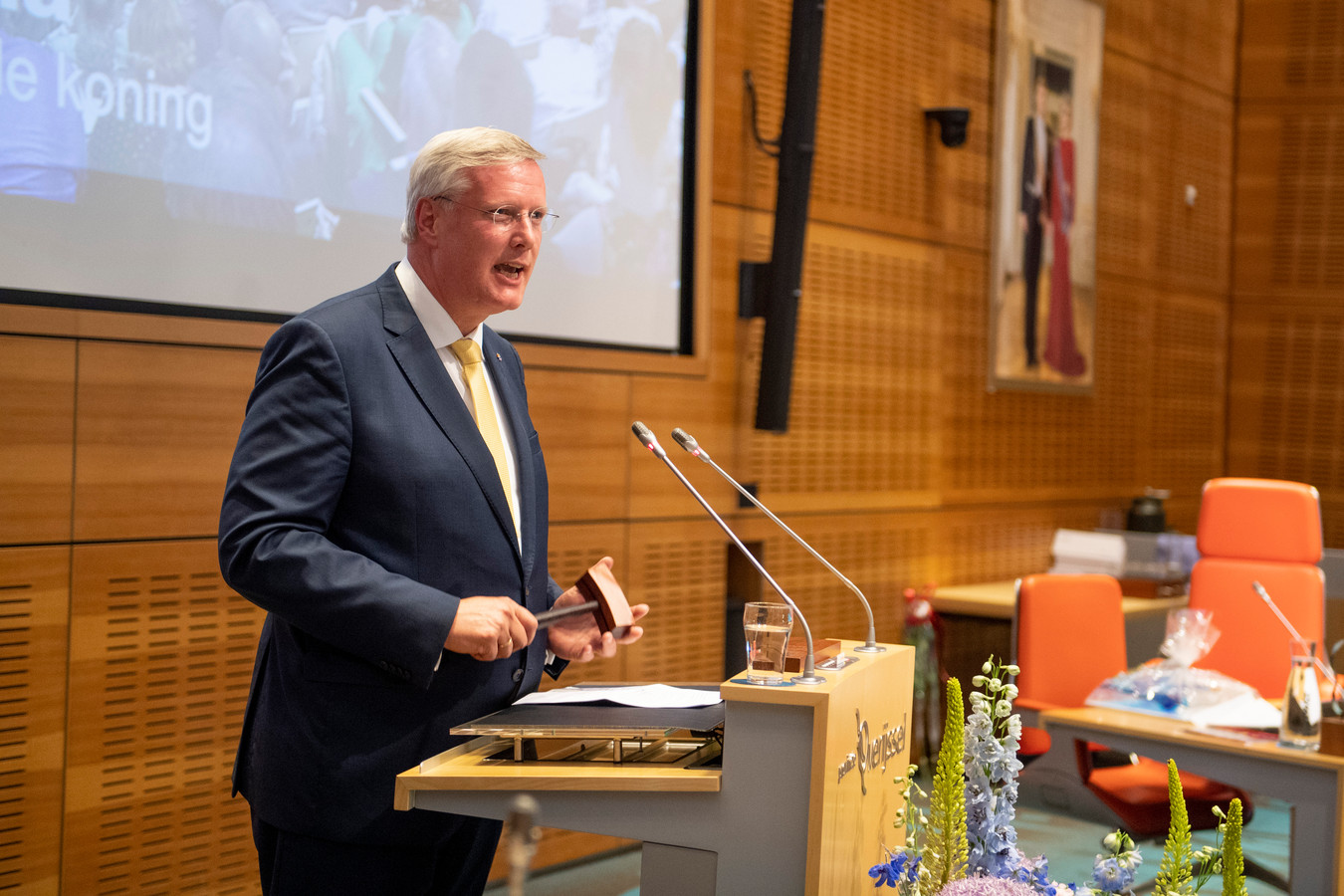 Overijssel­se commissaris van de Koning Heidema haalt uit naar ‘Den Haag’ ‘Luister naar wat