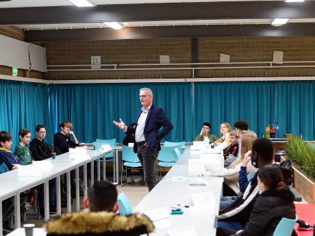 Jongeren over vuurwerkrellen in Roosendaal: ‘Dat vuurwerkverbod was geen goed besluit’