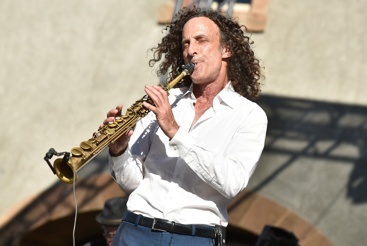 Kenny G tijdens een optreden afgelopen zomer in St Helena in Californië. Beeld Tim Mosenfelder/Getty Images