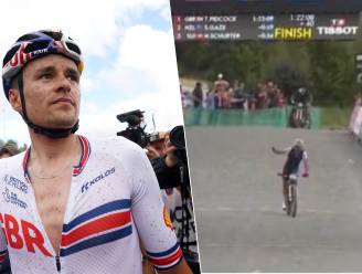 “Een shitshow”: ook wereldkampioen Tom Pidcock niet te spreken over ‘startrij-gate’, Fransman trakteert UCI op obsceen gebaar