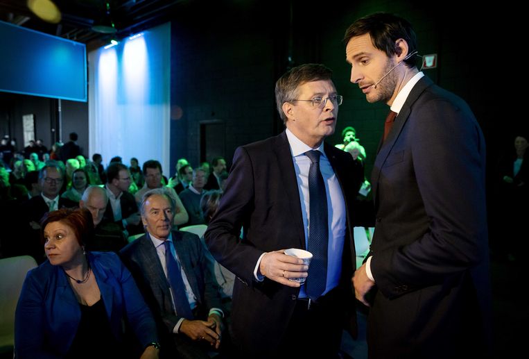 Partijleider Wopke Hoekstra en Jan Peter Balkenende tijdens het CDA-partijcongres in Amersfoort. Beeld ANP