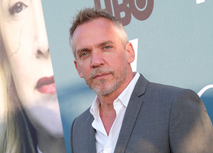 Sur cette photo d'archive prise le 26 juin 2018, le réalisateur canadien Jean-Marc Vallée assiste à la première de la mini-série télévisée de HBO "Sharp Objects" à l'ArcLight Hollywood à Los Angeles, en Californie.