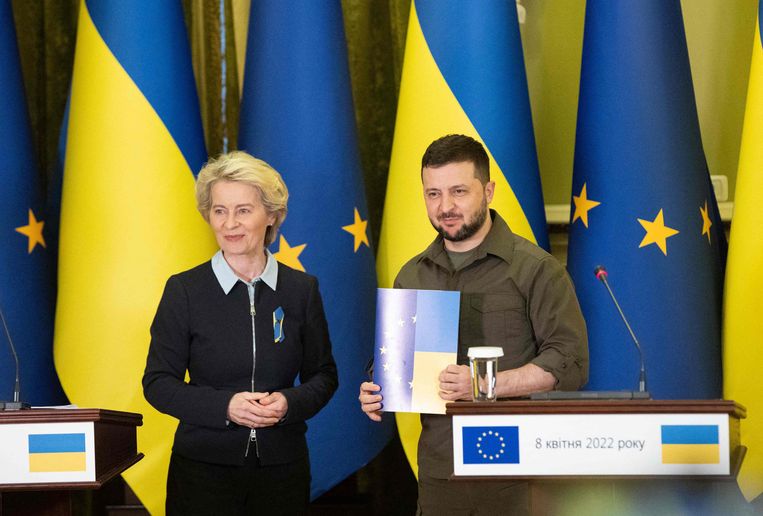 Persconferentie met Ursula von der Leyen, voorzitter van de Europese Commissie, op 8 april in Kiev. Beeld AFP