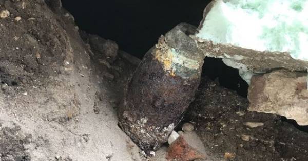 Granaat in restaurantmuur in Delden zet uitbater voor raadsel - Tubantia