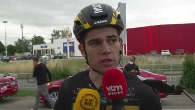 Wout van Aert, die boete krijgt van wedstrijdjury, sprint naar tweede plek: “Cavendish is enige sprinter die in zetel naar de finish gaat”